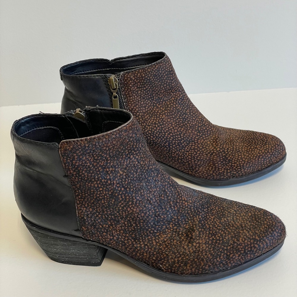 Clarks Women's Black Brown Animal‎ Print Leather Fur Ankle Booties Size 7